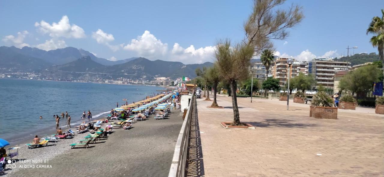 Holiday Home Casa Vacanze Salerno Kültér fotó