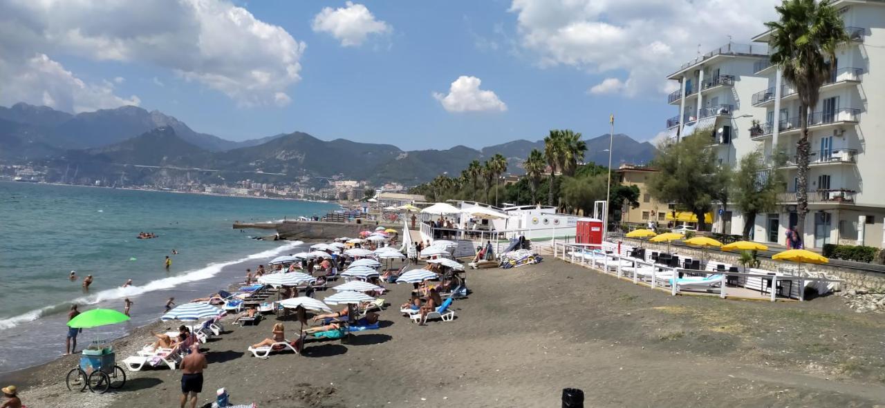 Holiday Home Casa Vacanze Salerno Kültér fotó